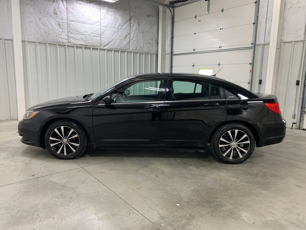 Used 2014 Chrysler 200 Touring w/ 200 S Group FWD image 3
