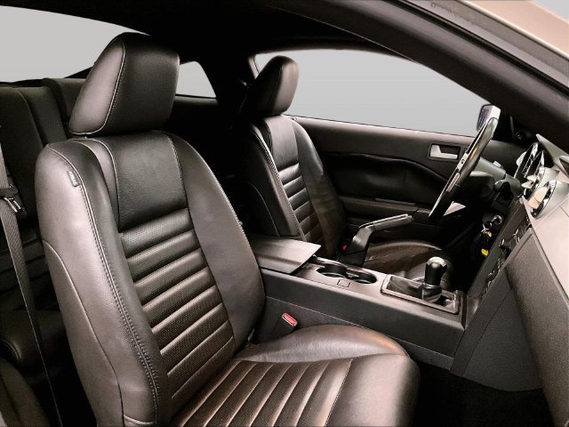 Used 2009 Ford Mustang GT Premium RWD image 7