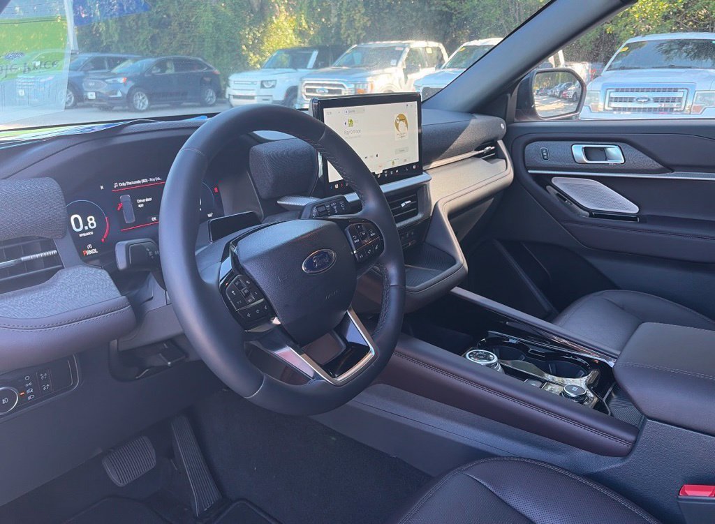 Certified 2026 Ford Explorer Platinum RWD image 6