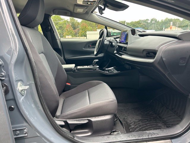 Used 2024 Toyota Prius LE AWD/4WD image 27