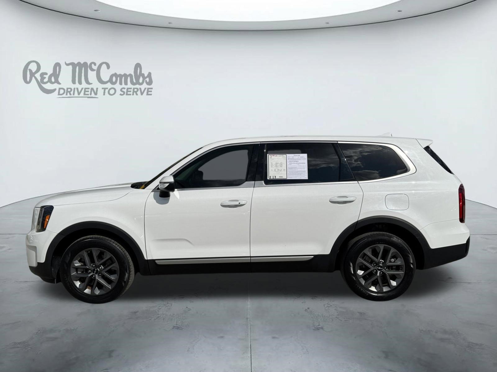 Used 2024 Kia Telluride LX image 2