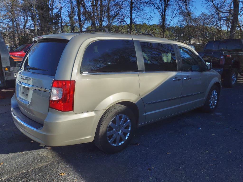 Used 2015 Chrysler Town & Country Touring w/ Driver Convenience Group FWD image 3