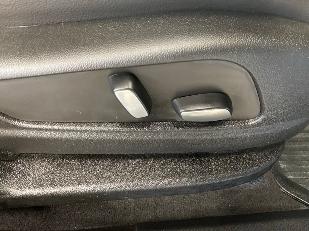 Used 2024 Cadillac XT6 Luxury w/ LPO, Floor Liner Package AWD/4WD image 25