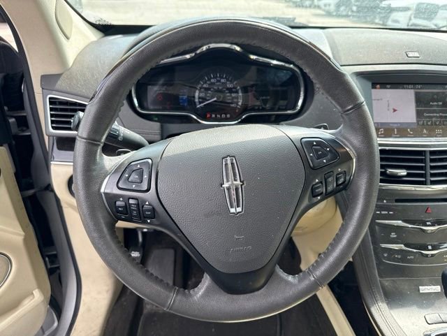 Used 2019 Lincoln MKT AWD image 21