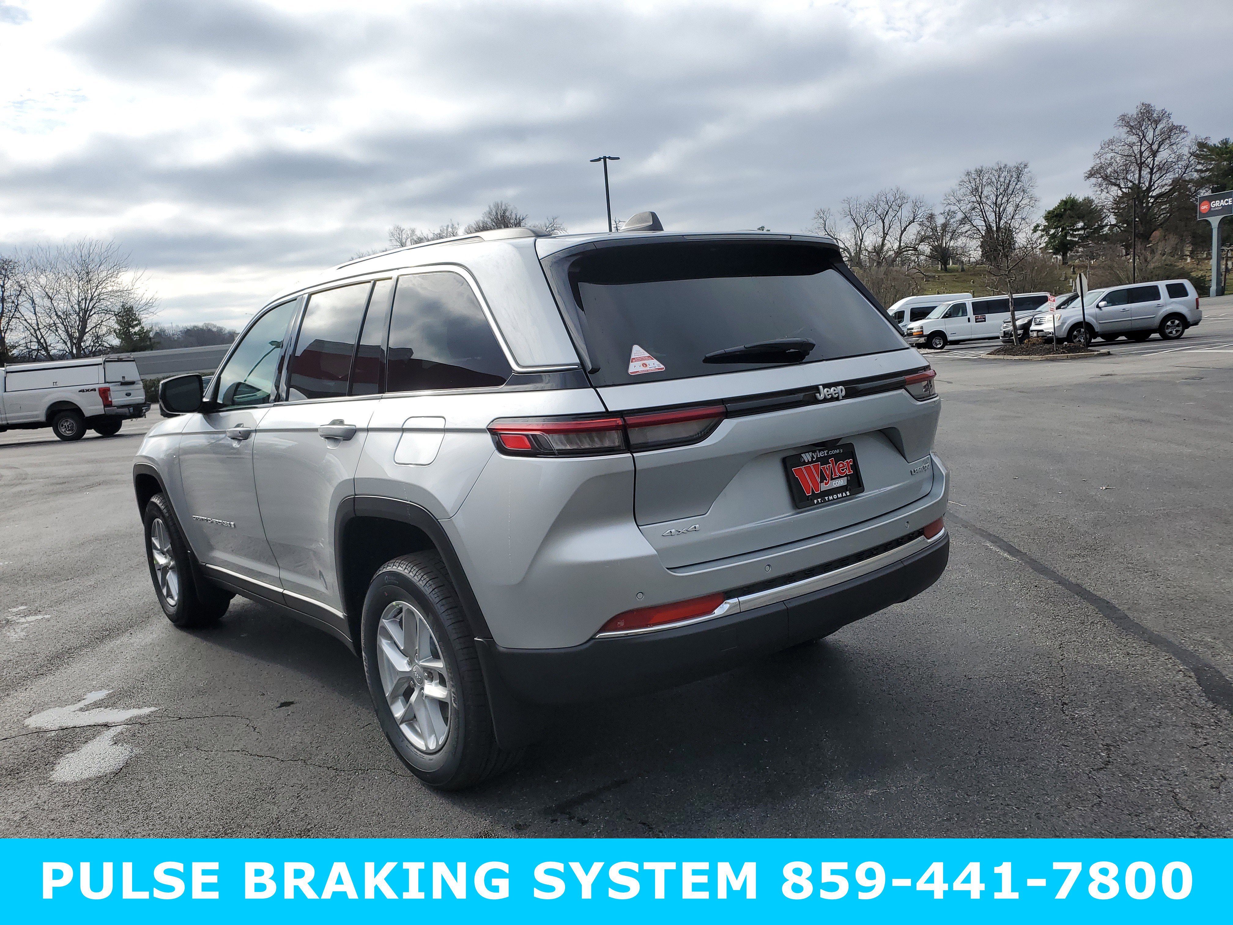 New 2025 Jeep Grand Cherokee Laredo w/ Luxury Tech Group I image 7