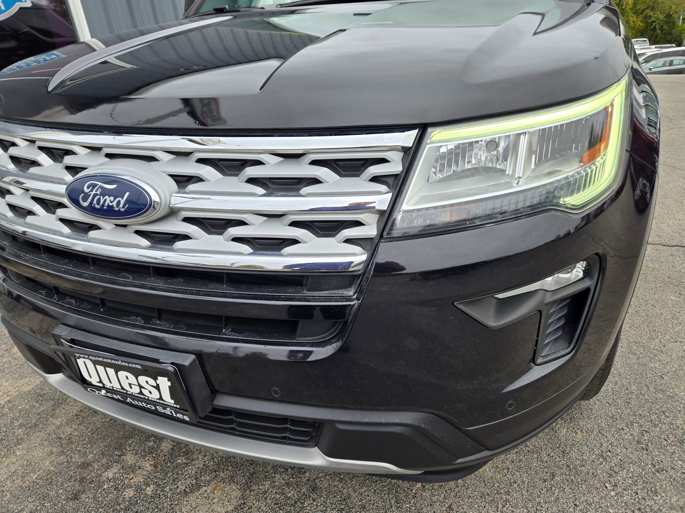 Used 2019 Ford Explorer XLT w/ Equipment Group 202A AWD/4WD image 18