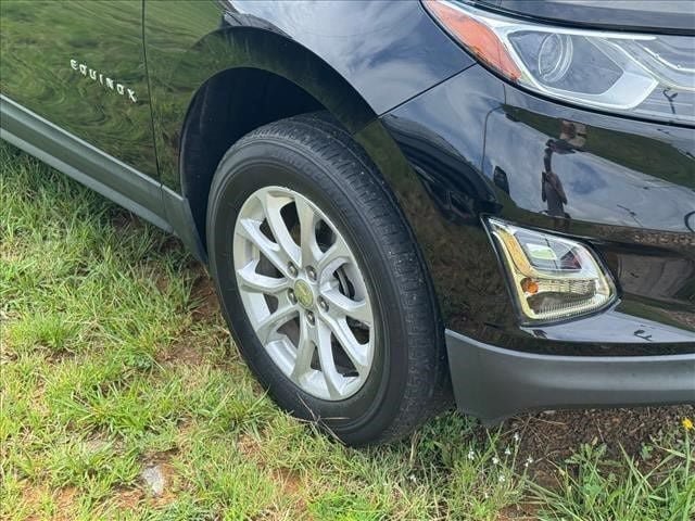 Used 2019 Chevrolet Equinox LT w/ Driver Convenience Package AWD/4WD image 11