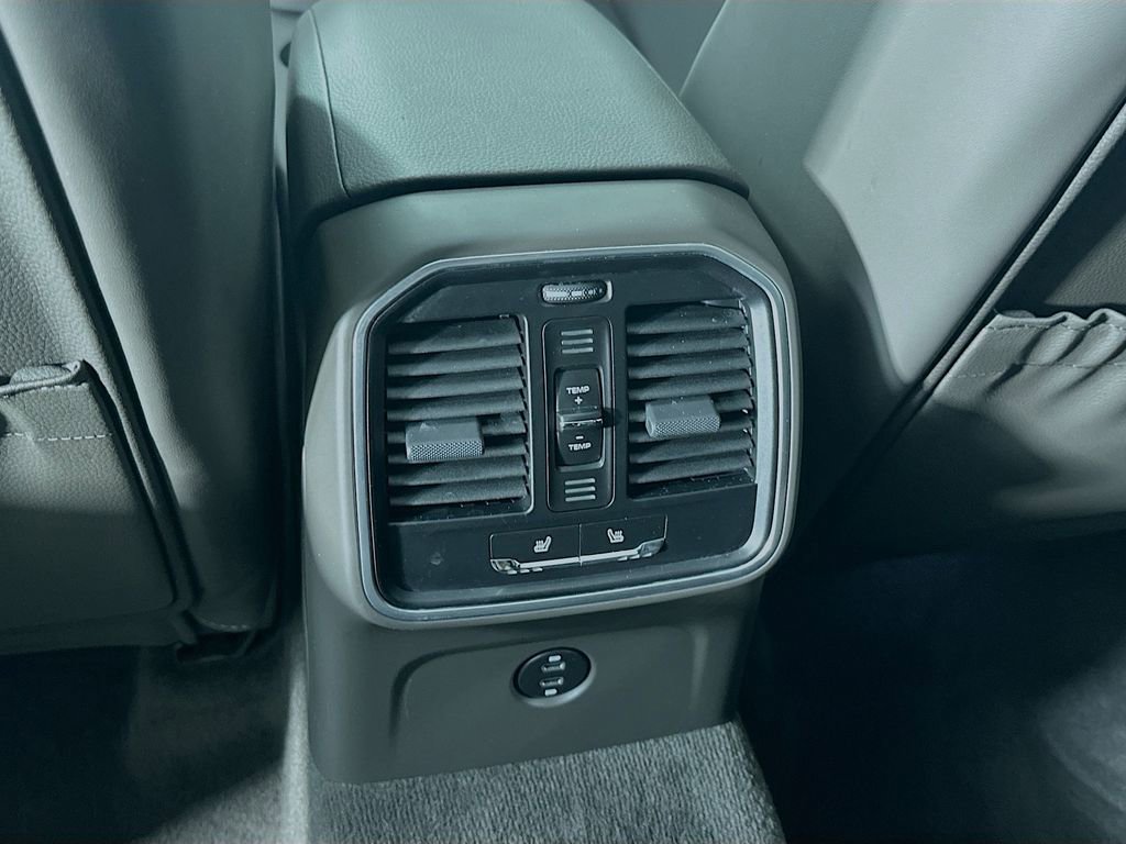 New 2026 Porsche Macan Turbo AWD/4WD image 27