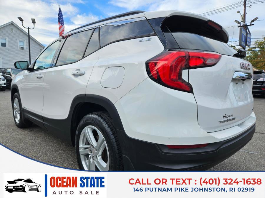 Used 2018 GMC Terrain SLE w/ Driver Convenience Package image 3