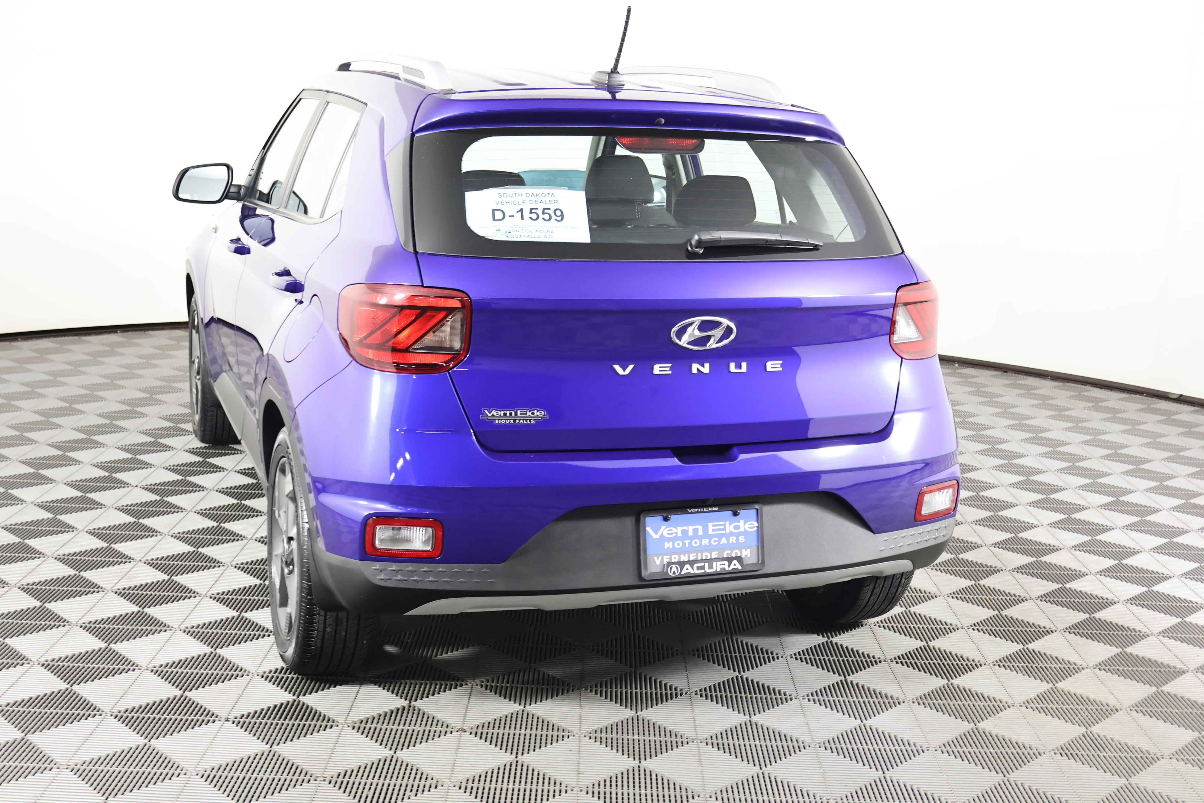 Used 2024 Hyundai Venue SEL image 7