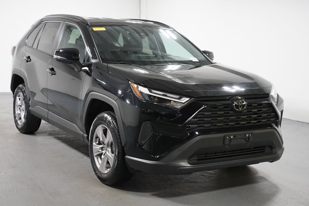 Certified 2025 Toyota RAV4 XLE FWD image 3