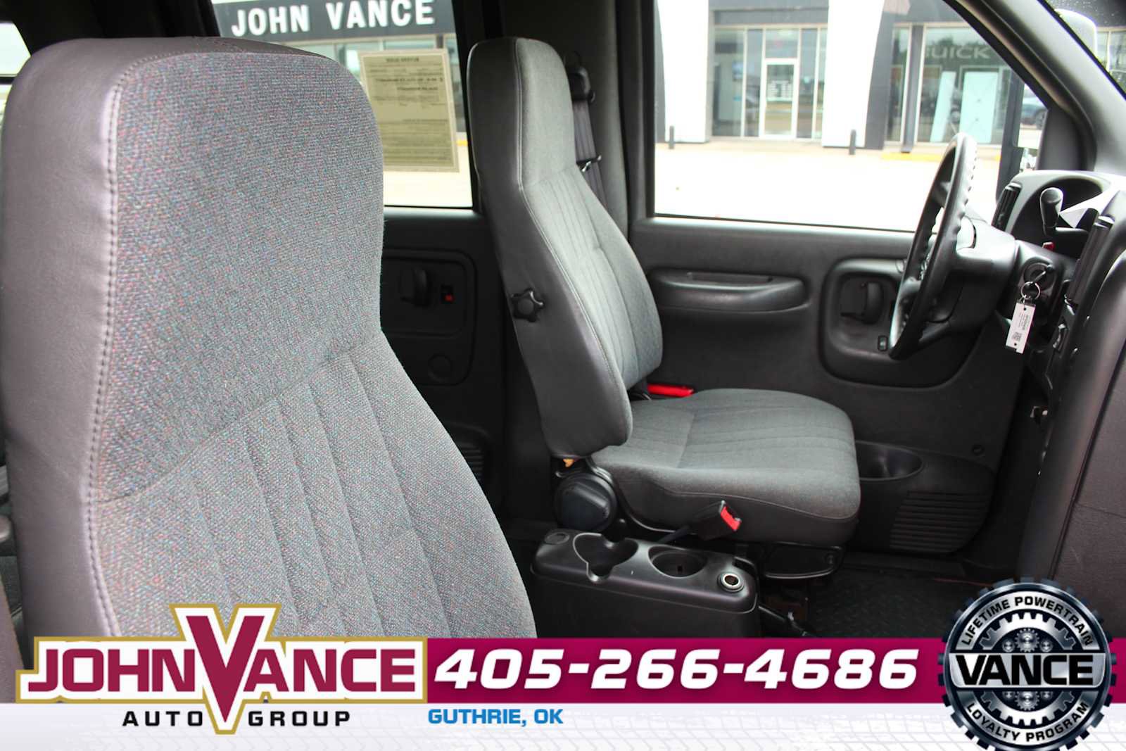 Used 2005 GMC TopKick C4500 2WD Crew Cab image 18
