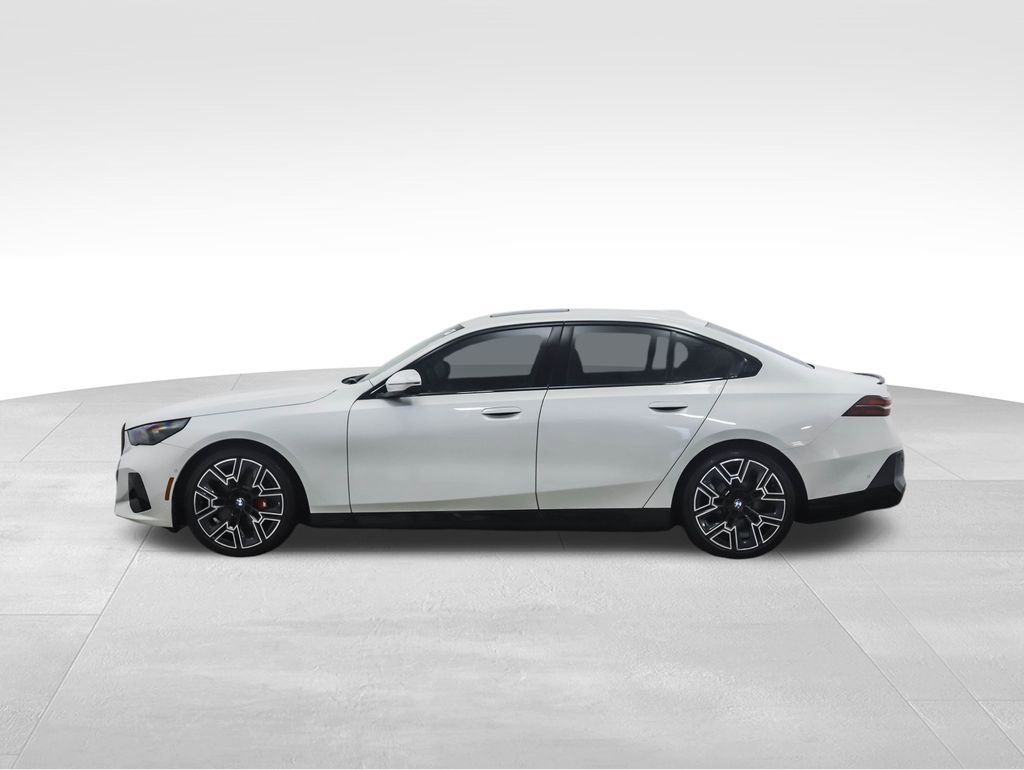 Used 2026 BMW i5 eDrive40 w/ M Sport Package image 2