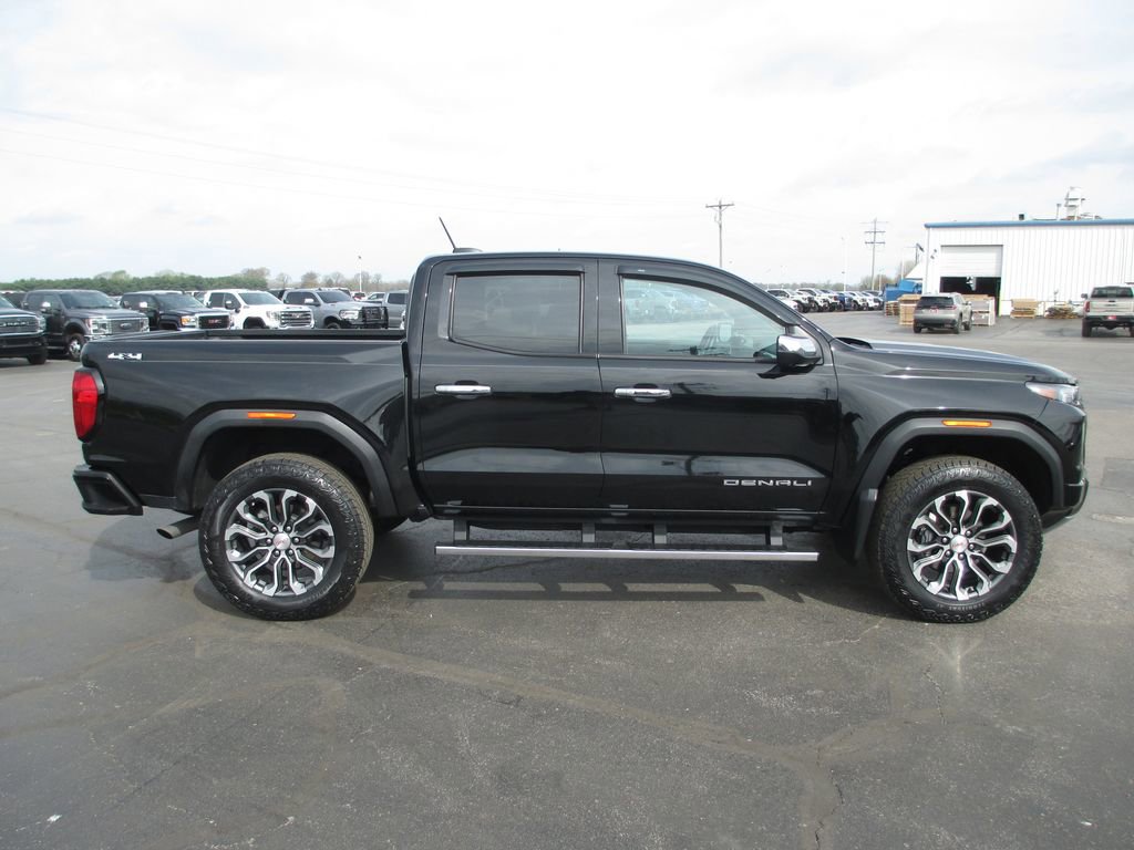 Used 2023 GMC Canyon Denali image 5