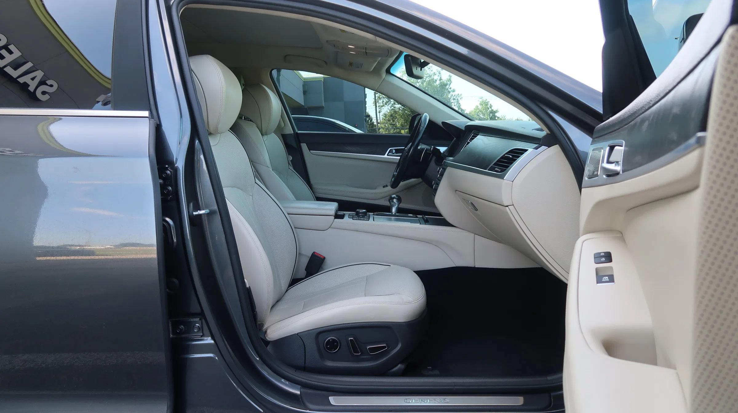 Used 2018 Genesis G80 5.0 Ultimate AWD/4WD image 25