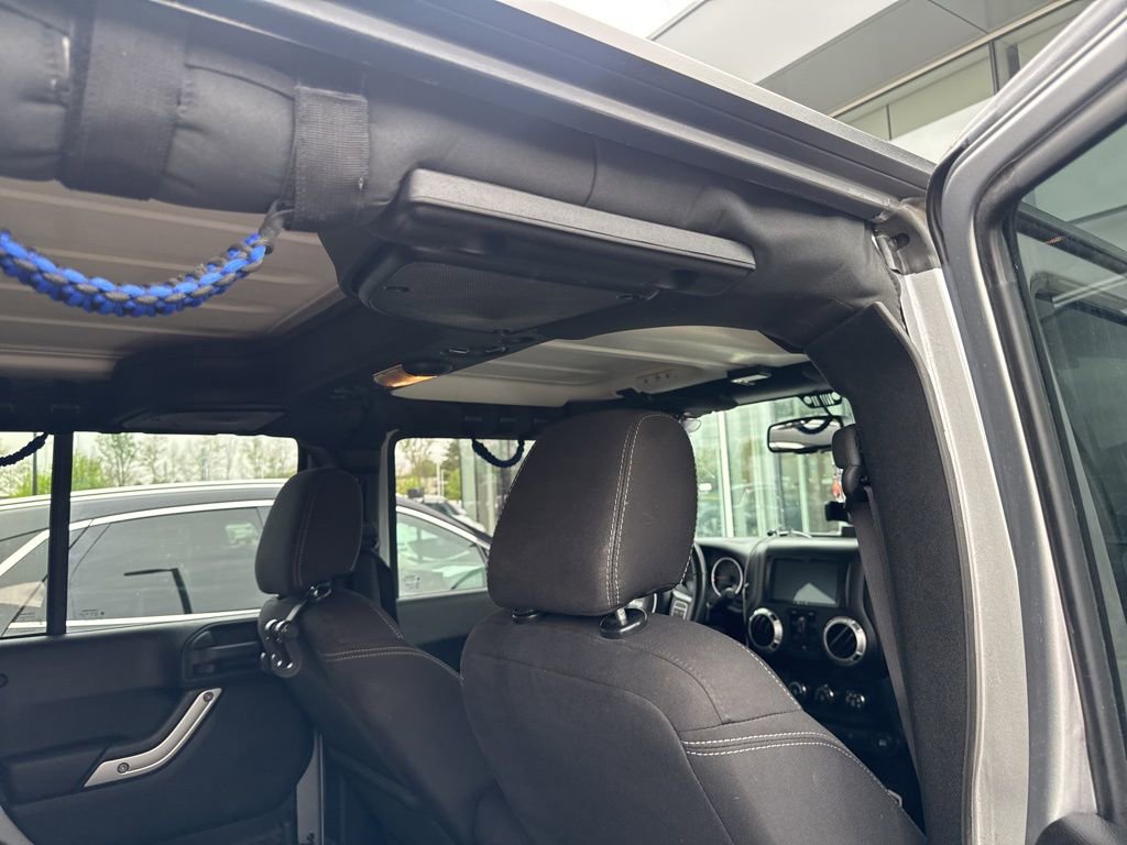 Used 2016 Jeep Wrangler Unlimited Sahara w/ Connectivity Group image 24