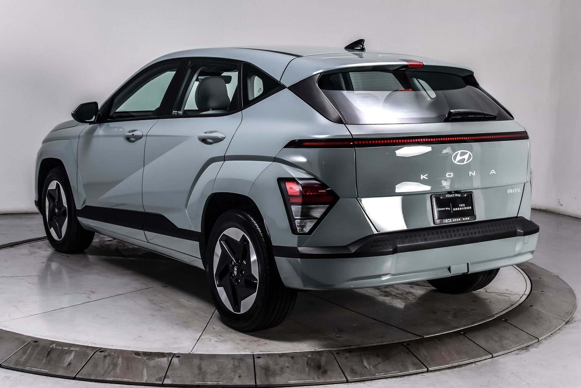 Used 2024 Hyundai Kona SE FWD image 4