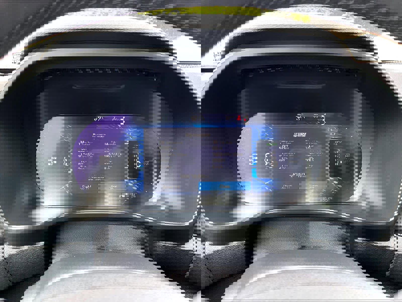 Used 2023 Volvo XC40 Recharge Ultimate AWD/4WD image 22