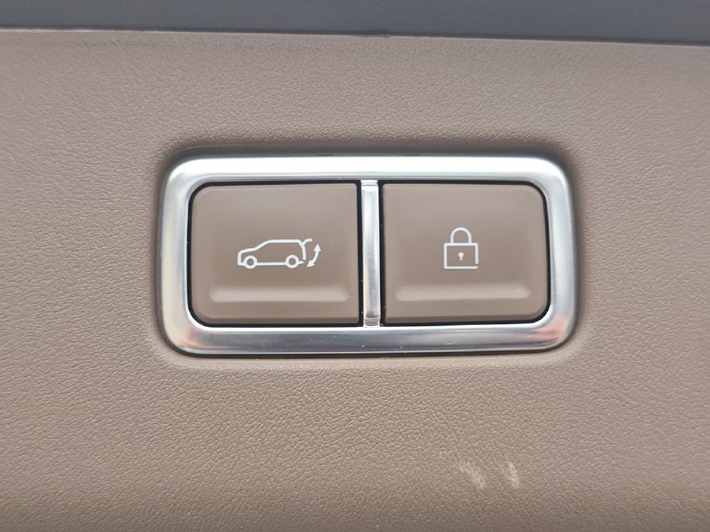 Used 2024 Kia EV9 Land AWD/4WD image 19