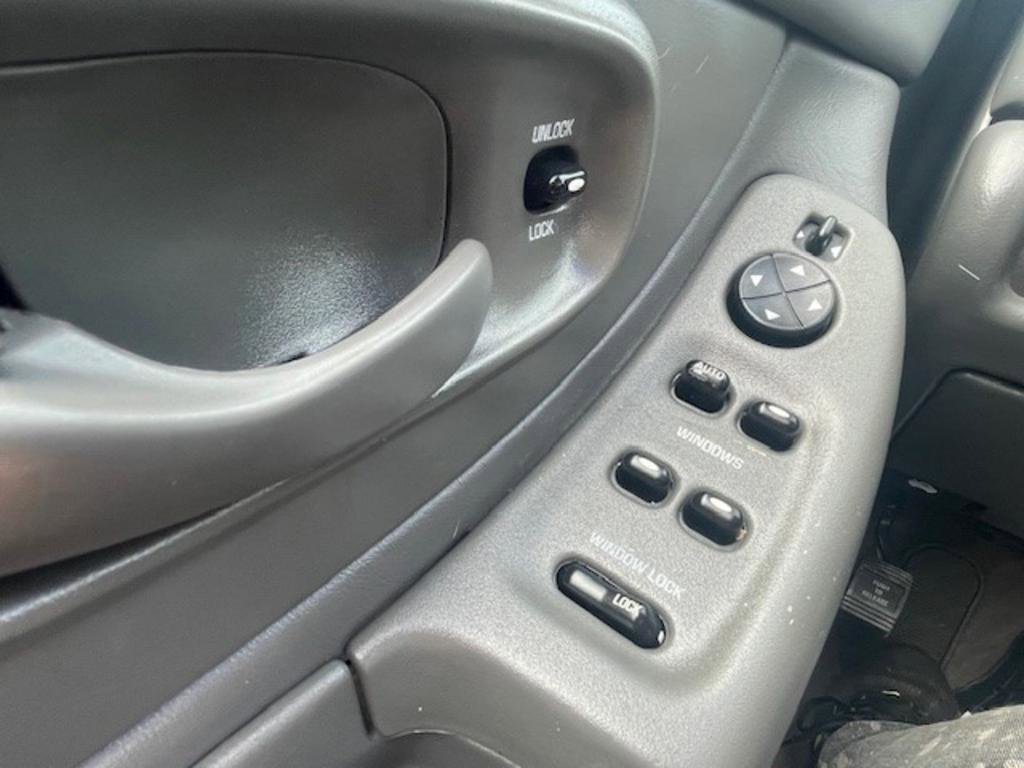 Used 2000 Oldsmobile Intrigue GX image 8