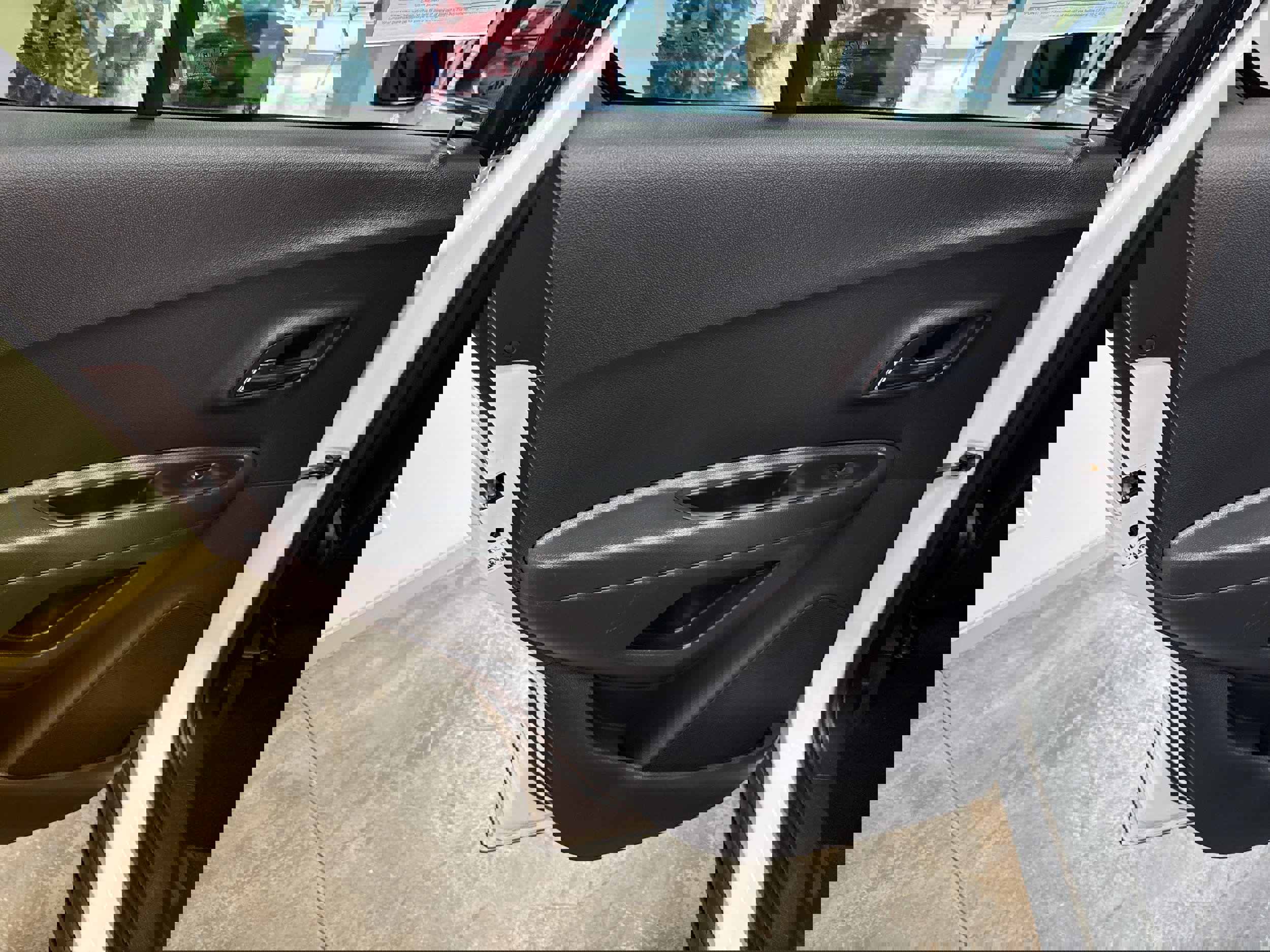 Used 2018 Chevrolet Trax LT w/ LT Convenience Package AWD/4WD image 31