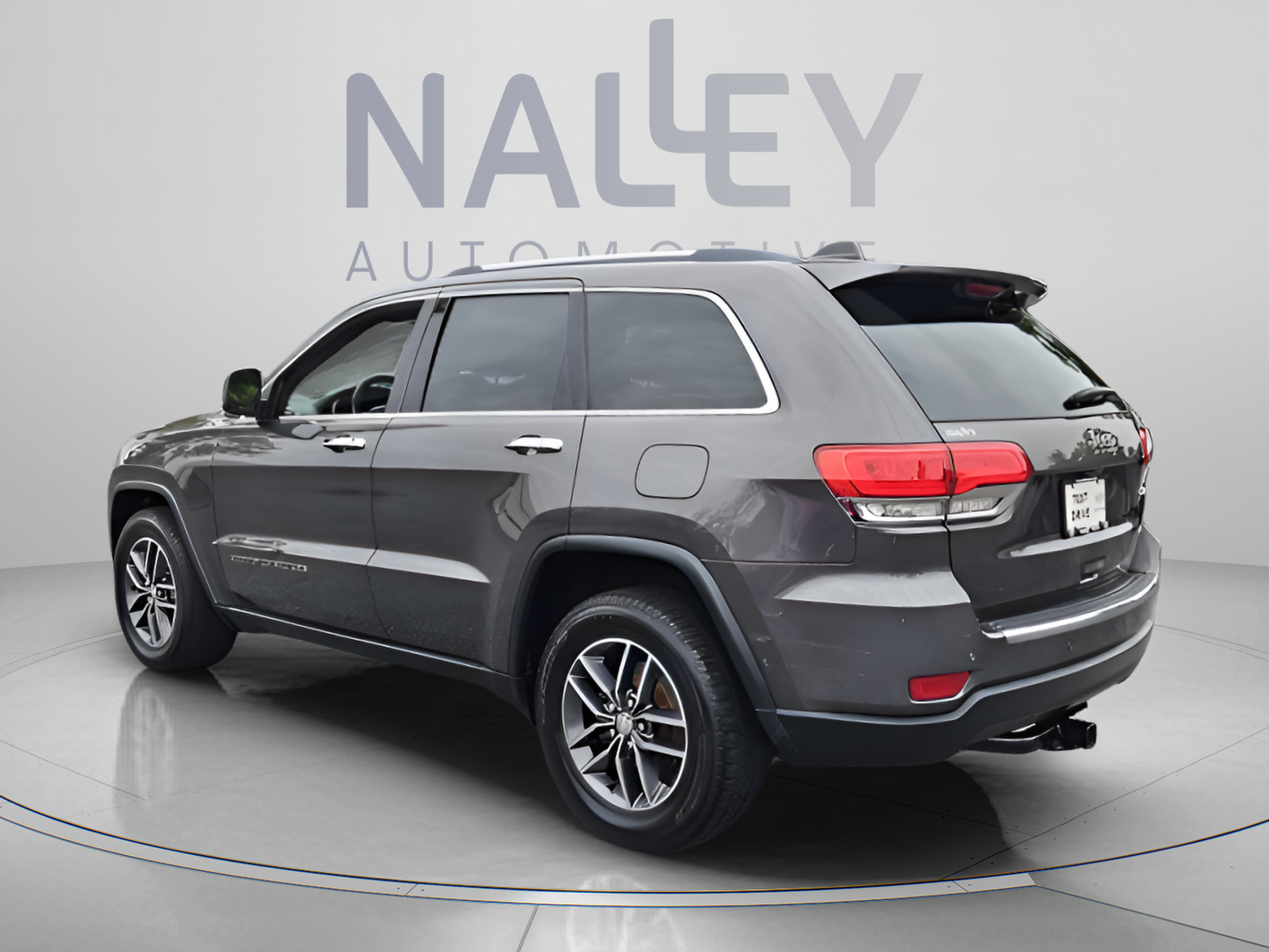 Used 2018 Jeep Grand Cherokee Limited w/ Luxury Group II RWD image 3