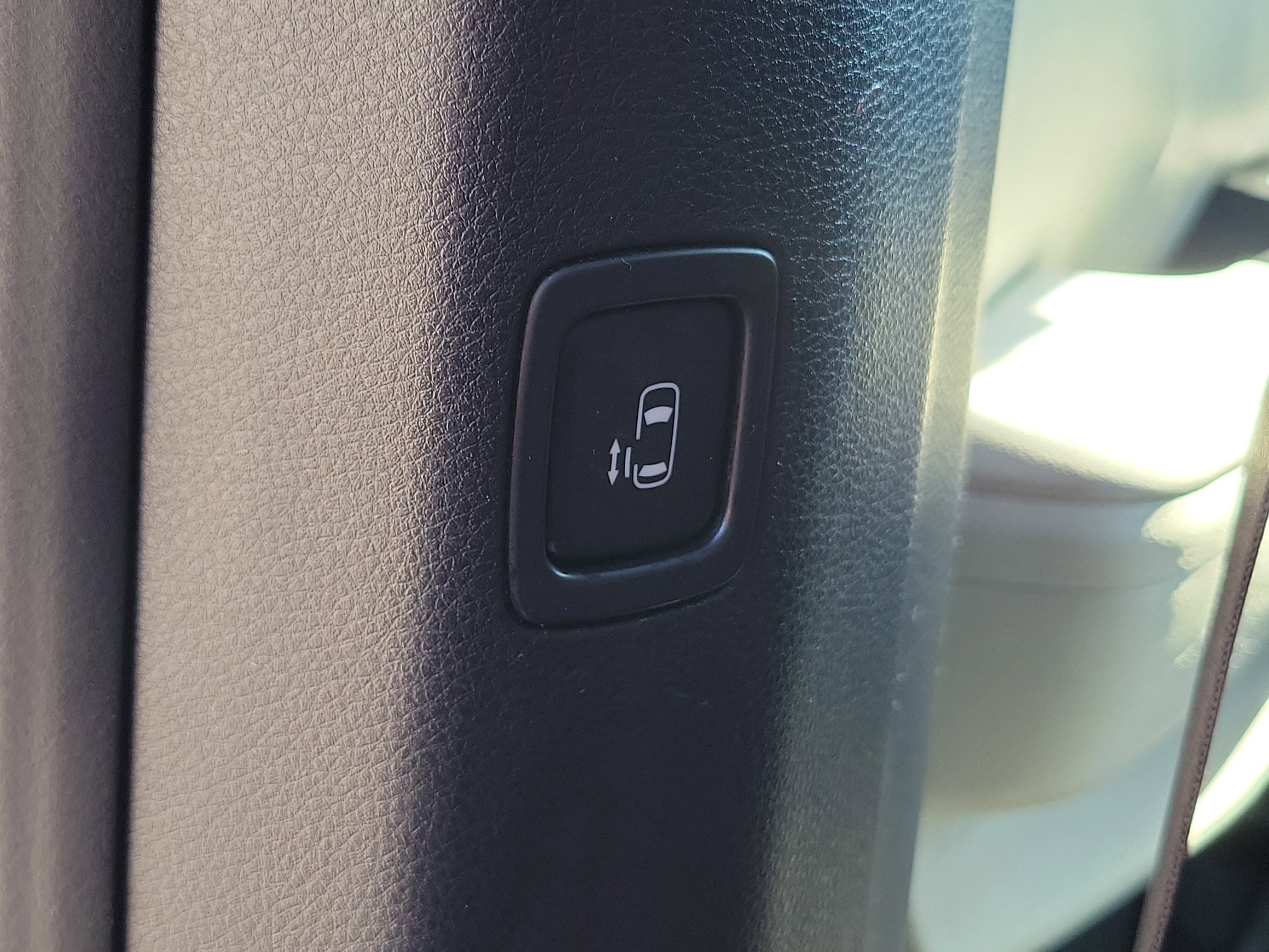 Used 2023 Kia Carnival SX FWD image 24