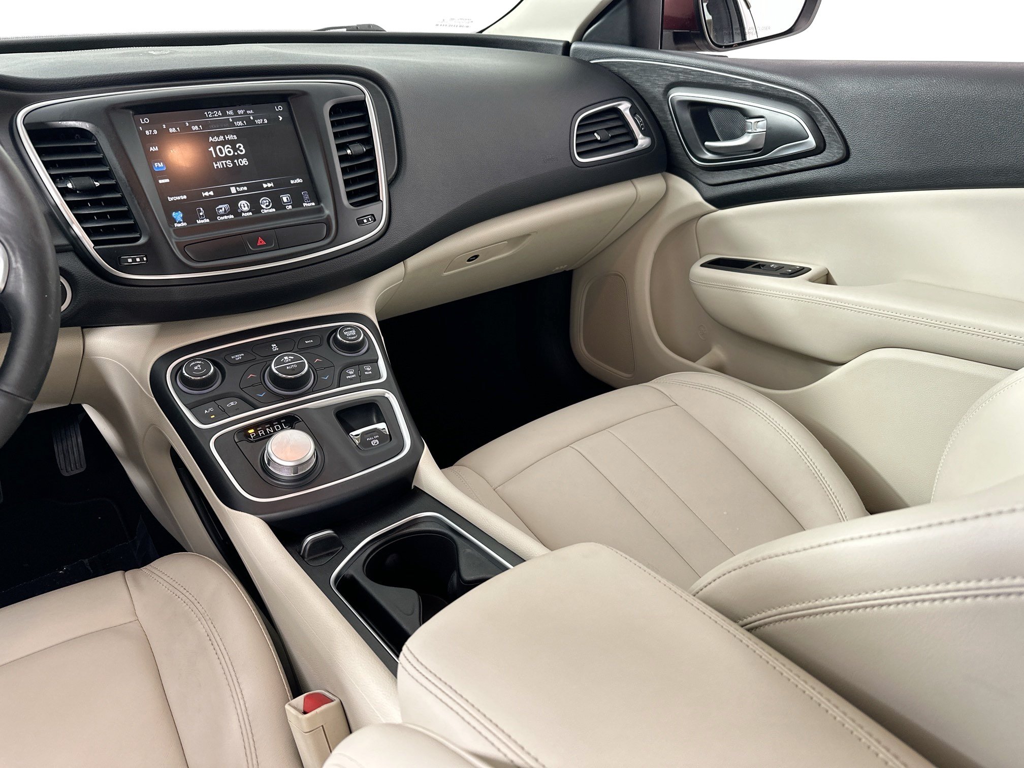 Used 2017 Chrysler 200 Limited Platinum w/ Comfort & Convenience Group FWD image 22
