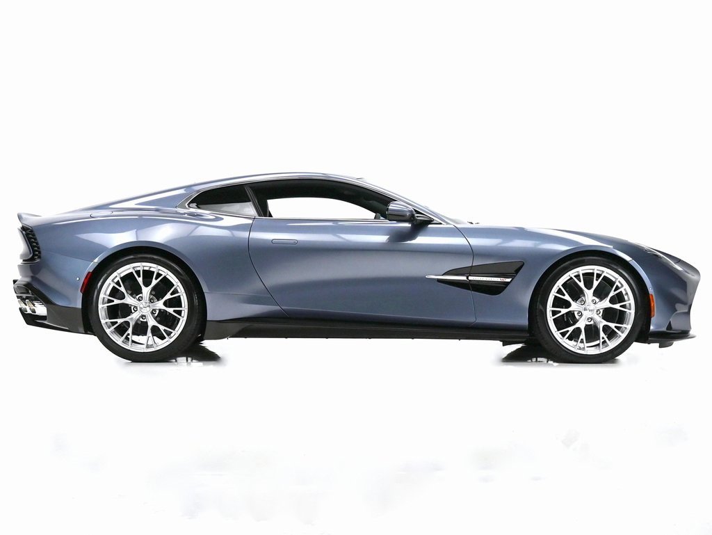 Used 2025 Aston Martin Vanquish image 11