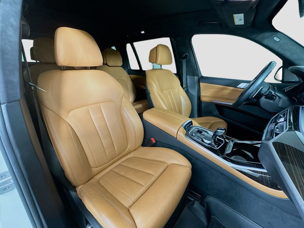 Used 2021 BMW X7 xDrive40i w/ M Sport Package image 32