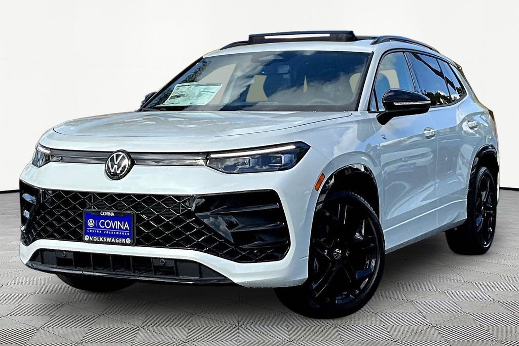 New 2026 Volkswagen Tiguan SE R-Line image 3