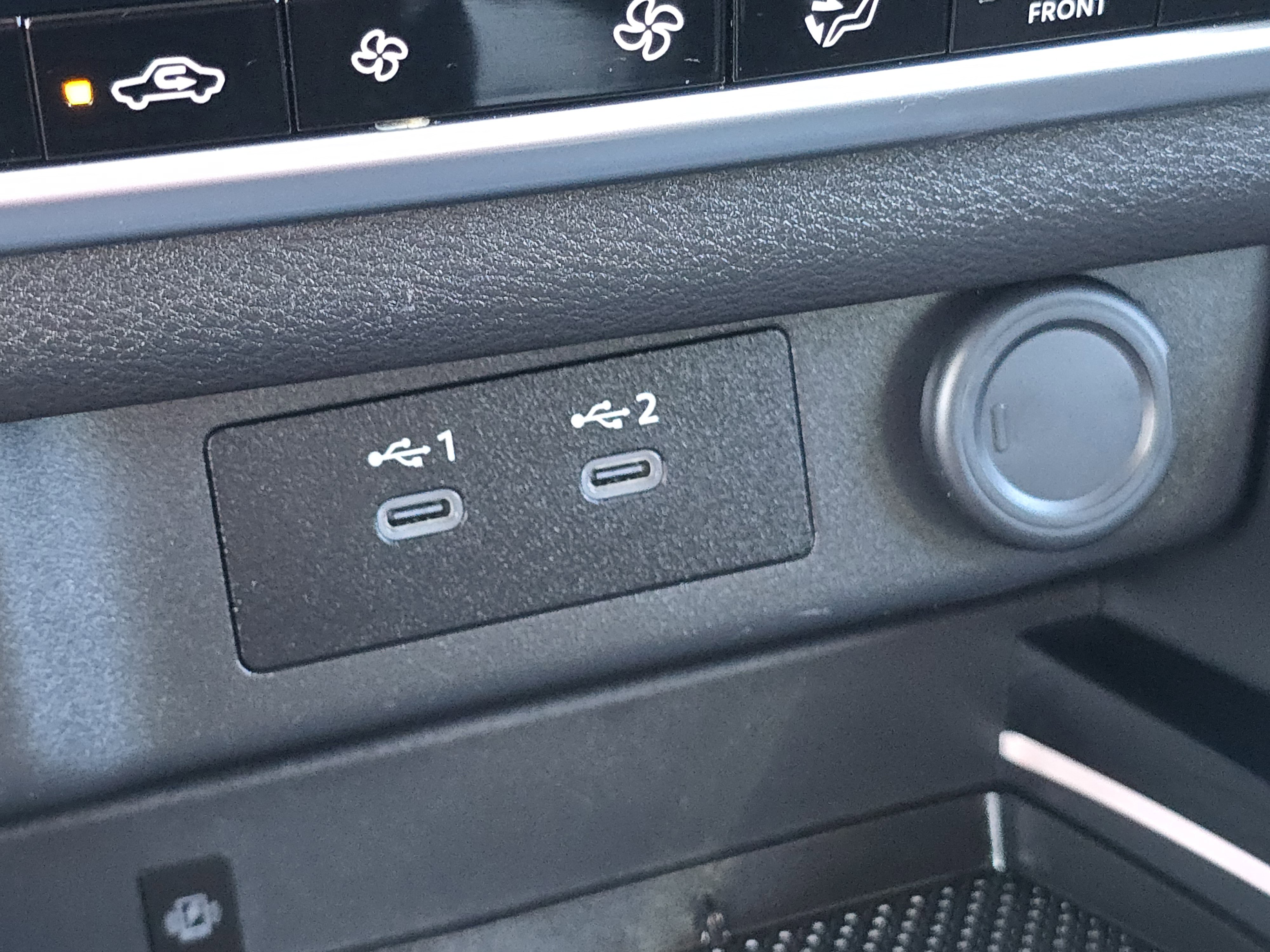 Used 2025 Nissan Rogue SL image 11