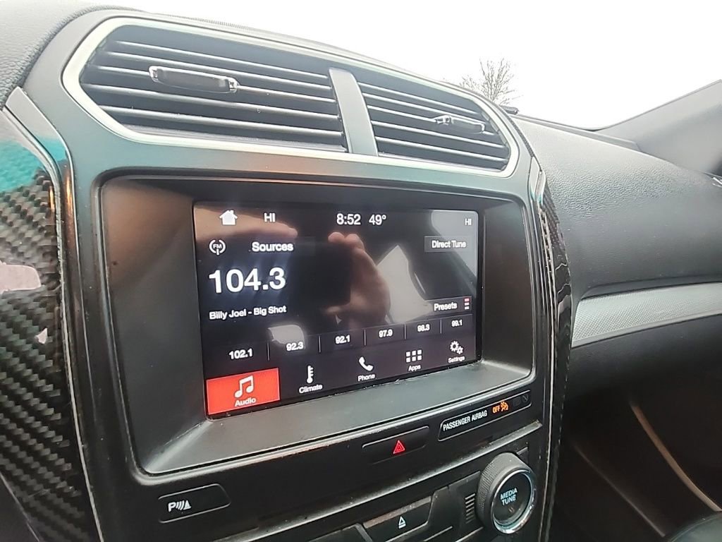 Used 2017 Ford Explorer XLT w/ Equipment Group 202A image 17