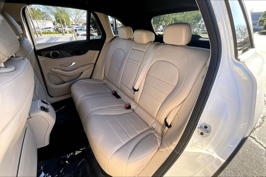Used 2021 Mercedes-Benz GLC 300 4MATIC w/ Premium Package image 19