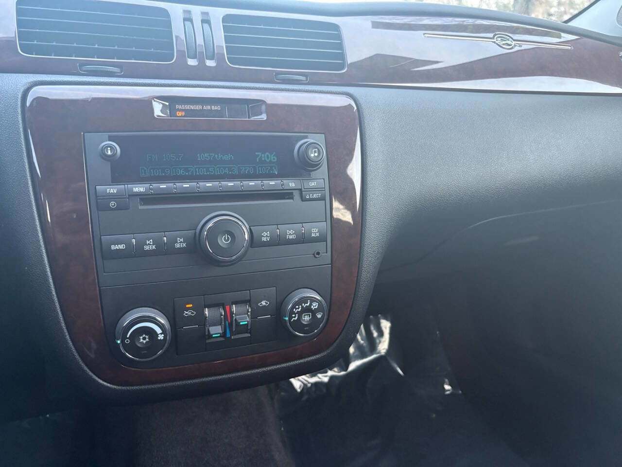 Used 2010 Chevrolet Impala LS FWD image 14