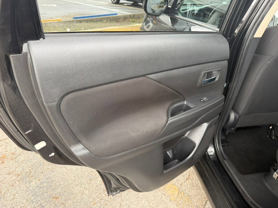 Used 2020 Mitsubishi Outlander SE AWD/4WD image 28