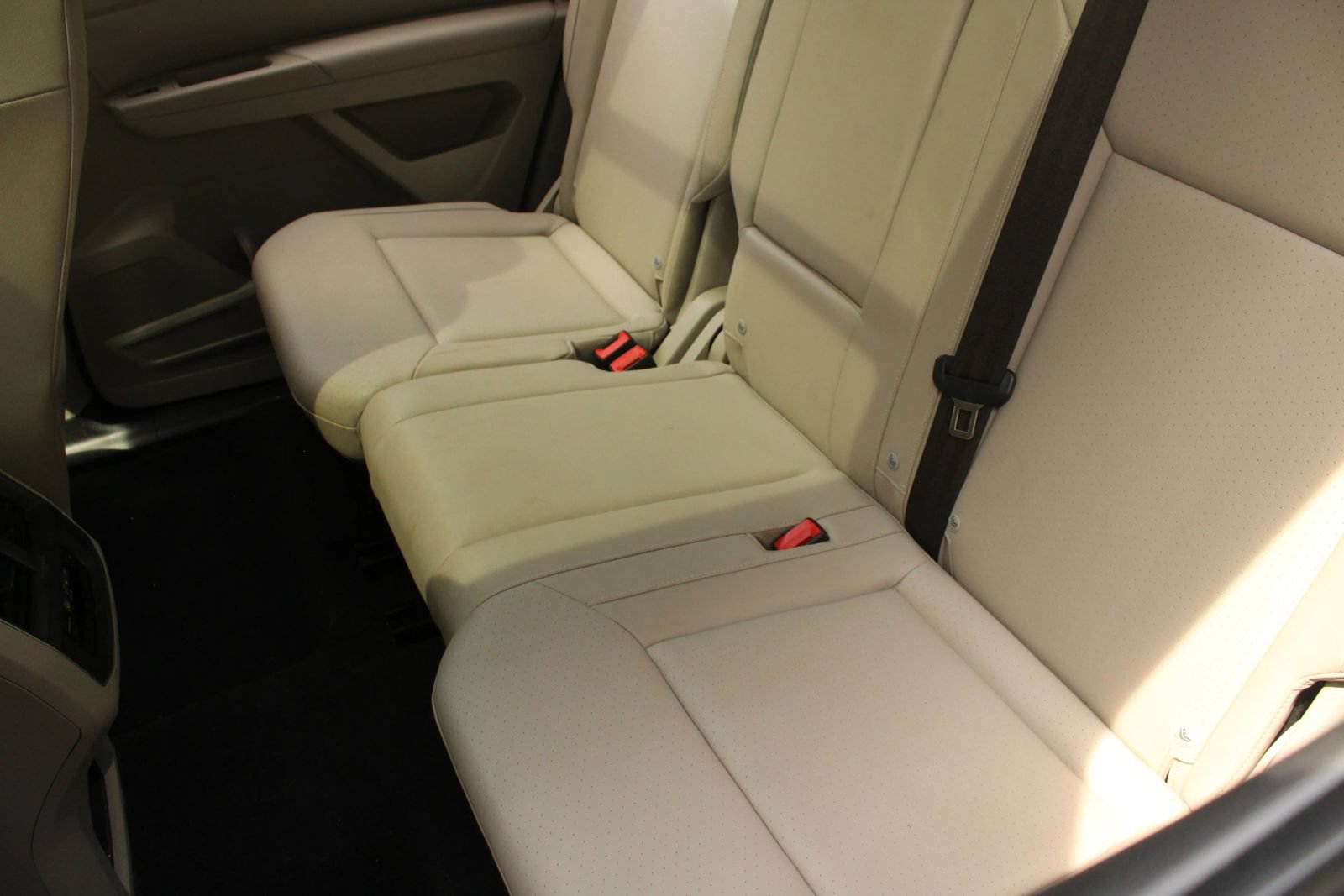 Used 2018 Volkswagen Atlas SEL FWD image 18