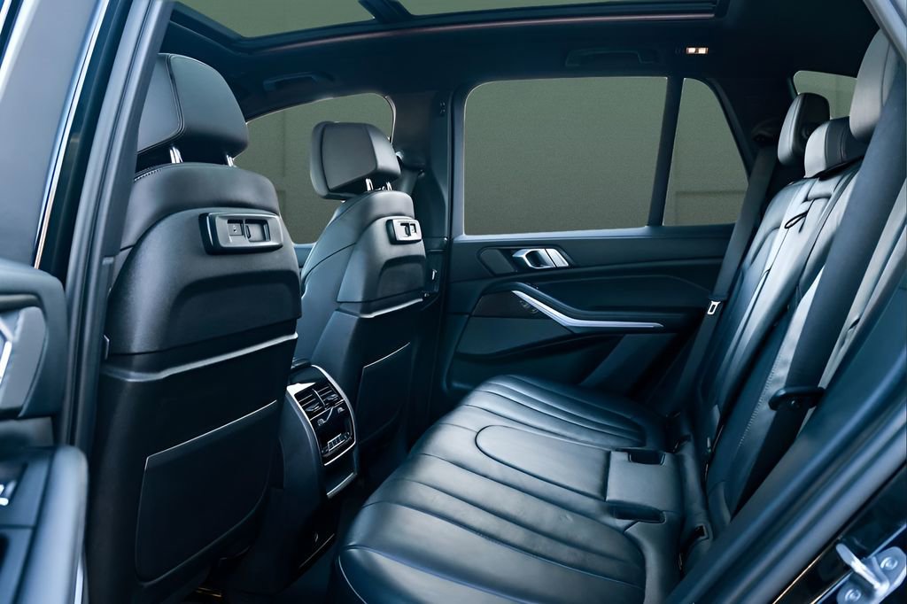 Used 2022 BMW X5 M50i w/ Premium Package AWD/4WD image 16