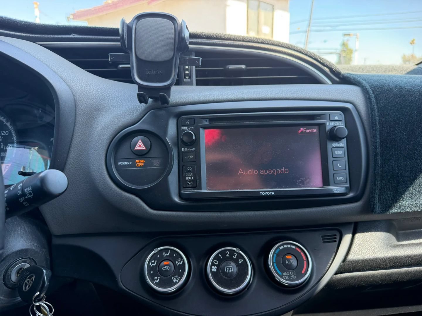 Used 2015 Toyota Yaris LE FWD image 23