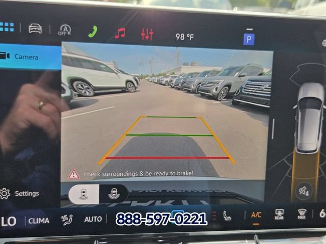 New 2026 Volkswagen Tiguan SE FWD image 17