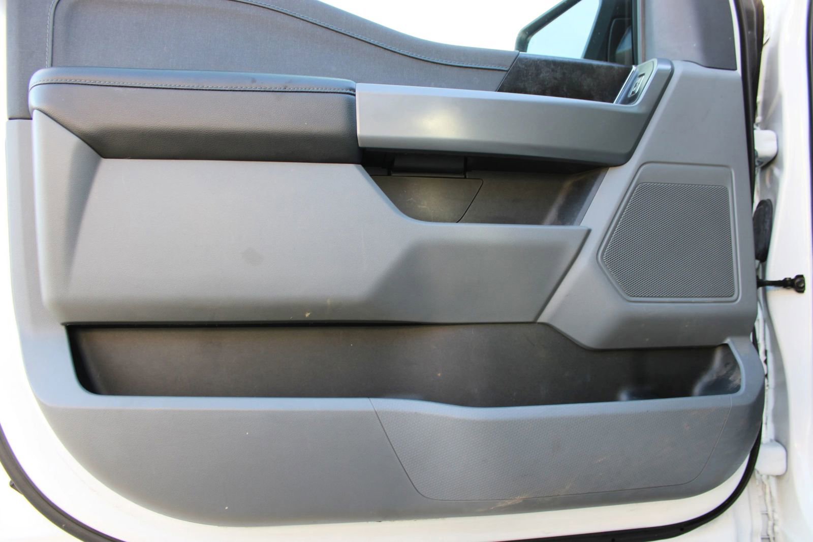 Used 2023 Ford F150 Lightning XLT image 18