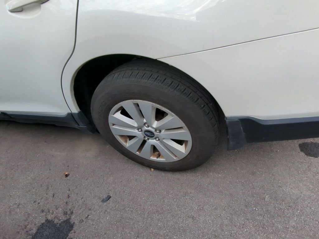 Used 2018 Subaru Outback 2.5i Premium AWD/4WD image 5