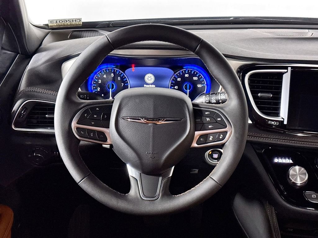 New 2026 Chrysler Pacifica Pinnacle image 13