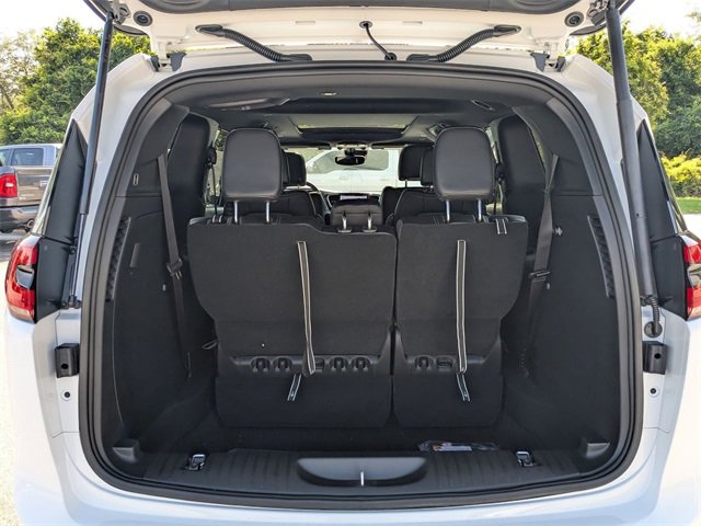 New 2025 Chrysler Pacifica Select image 26