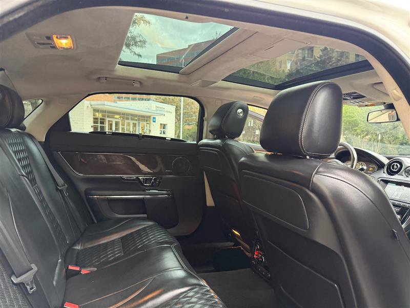 Used 2016 Jaguar XJ L Supercharged RWD image 28