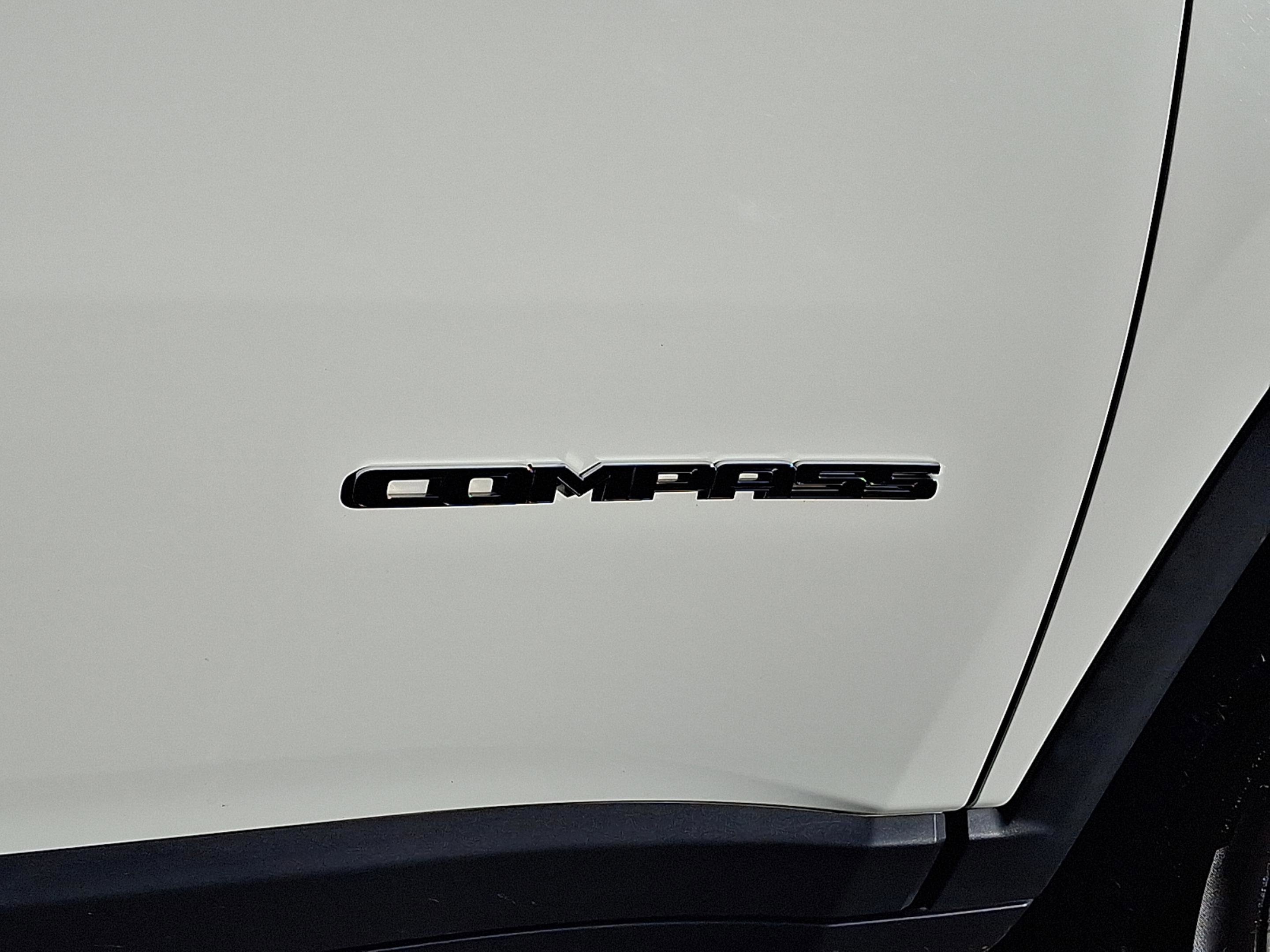 Used 2020 Jeep Compass Latitude image 30