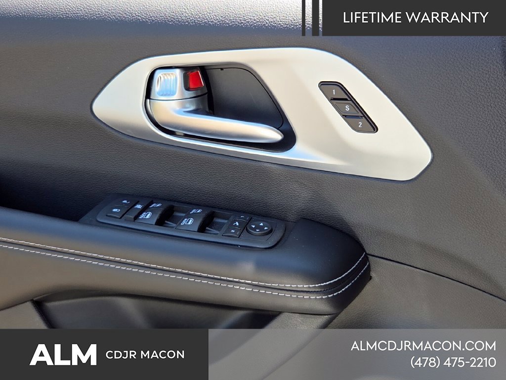 New 2026 Chrysler Pacifica Limited w/ S Appearance Package FWD image 29