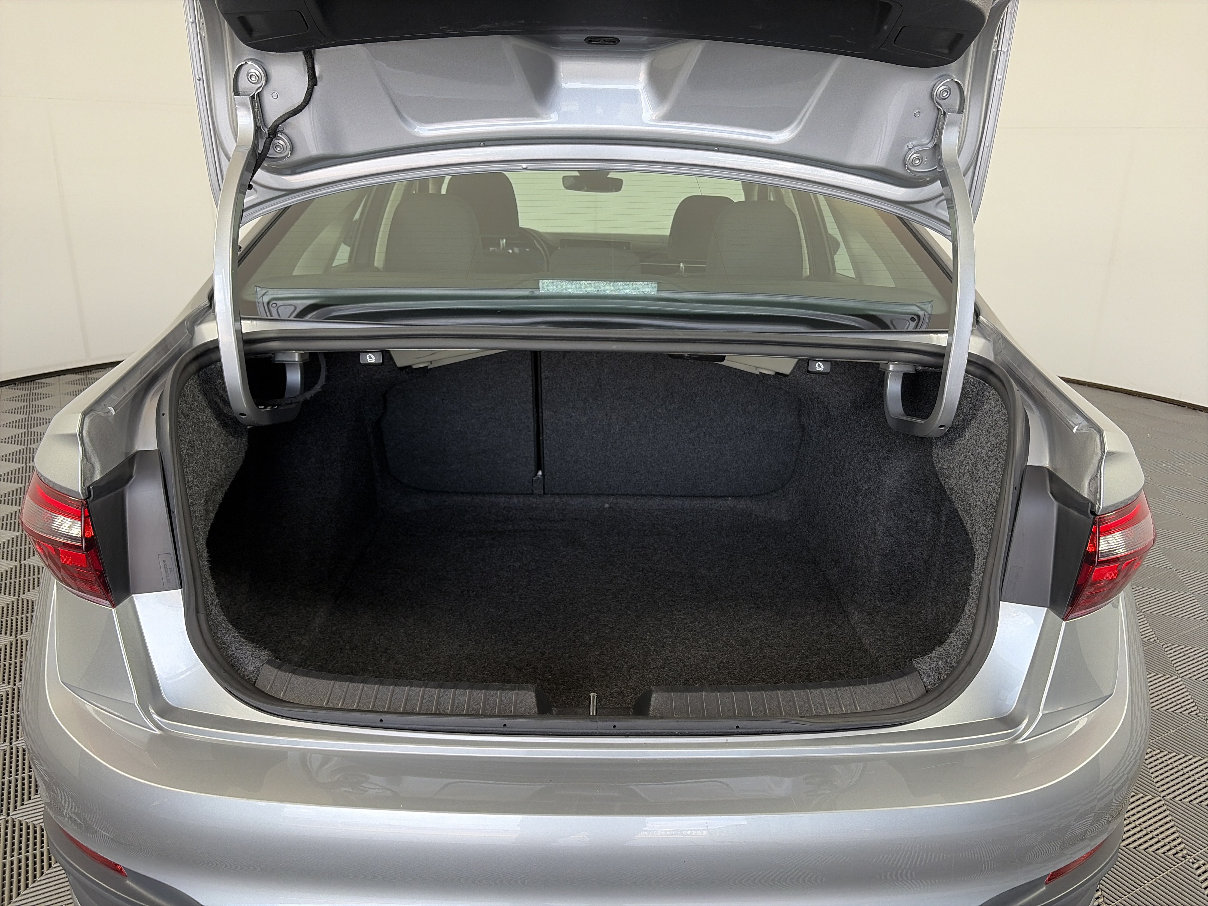 Used 2025 Volkswagen Jetta S FWD image 15