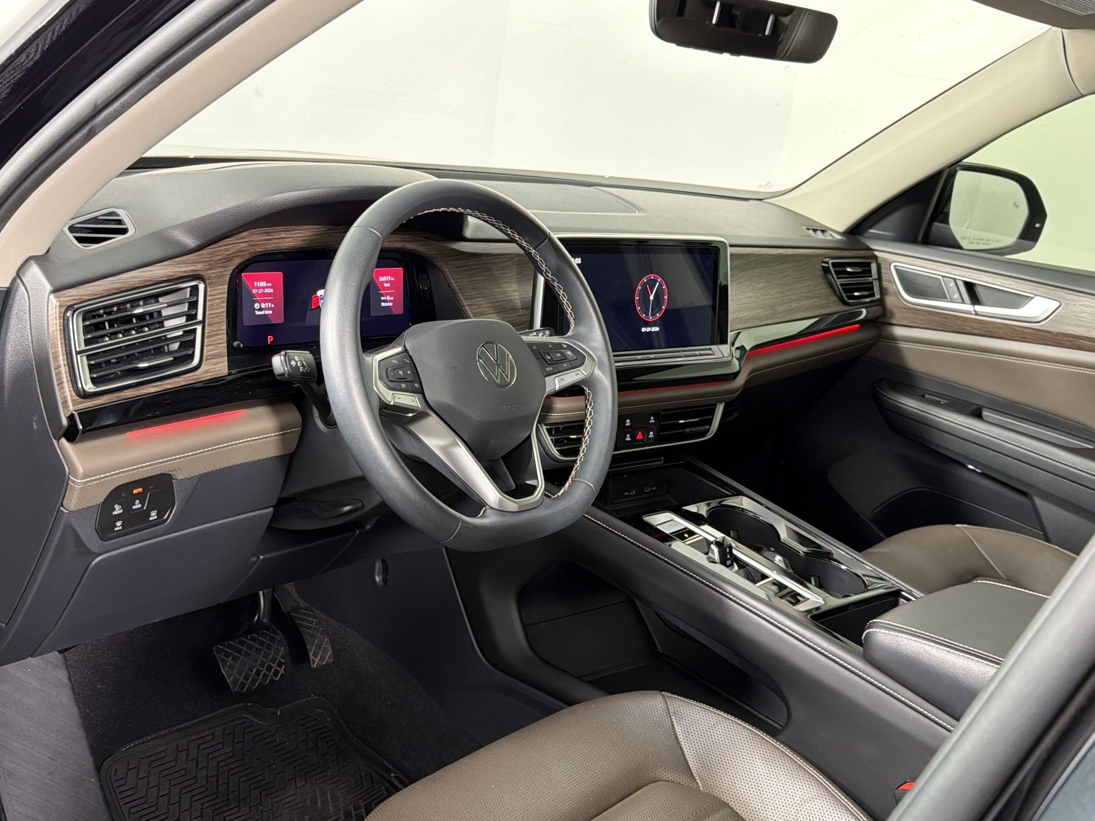 Used 2024 Volkswagen Atlas SEL AWD/4WD image 4