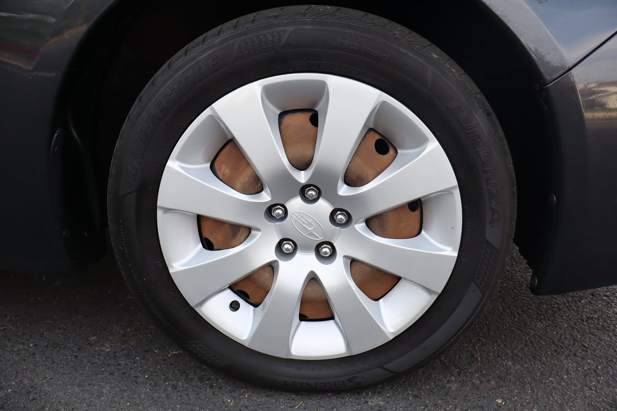 Used 2010 Subaru Impreza 2.5i AWD/4WD image 42